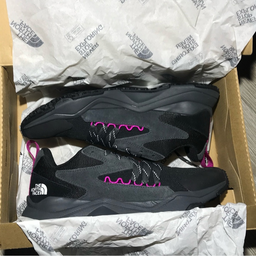 The North Face Women's Black and Pink Shoes